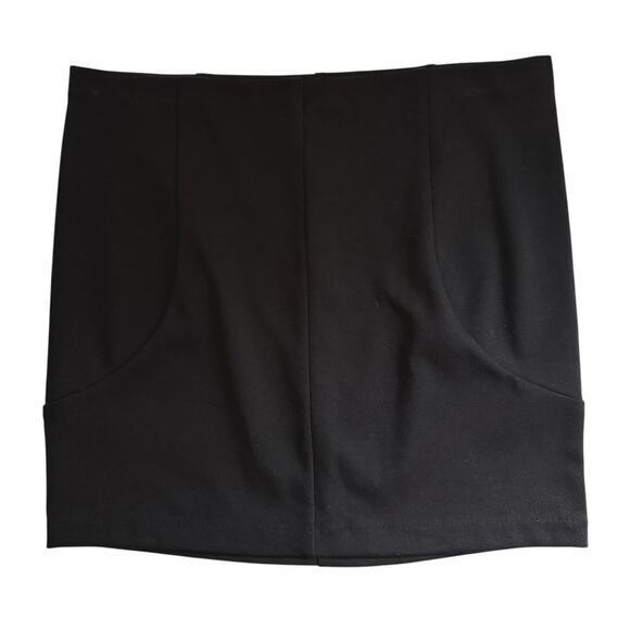 NWT Victoria's Secret Supermodel Essentials Y2K Inspired Black Mini Skirt Size M - Picture 3 of 6